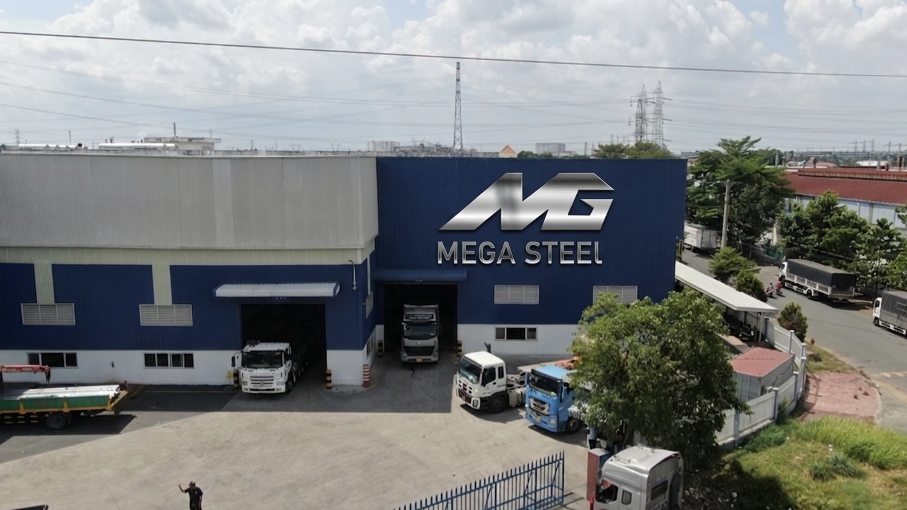 Kho Mega Steel Tân Tạo - thép hình H I U V chất đống